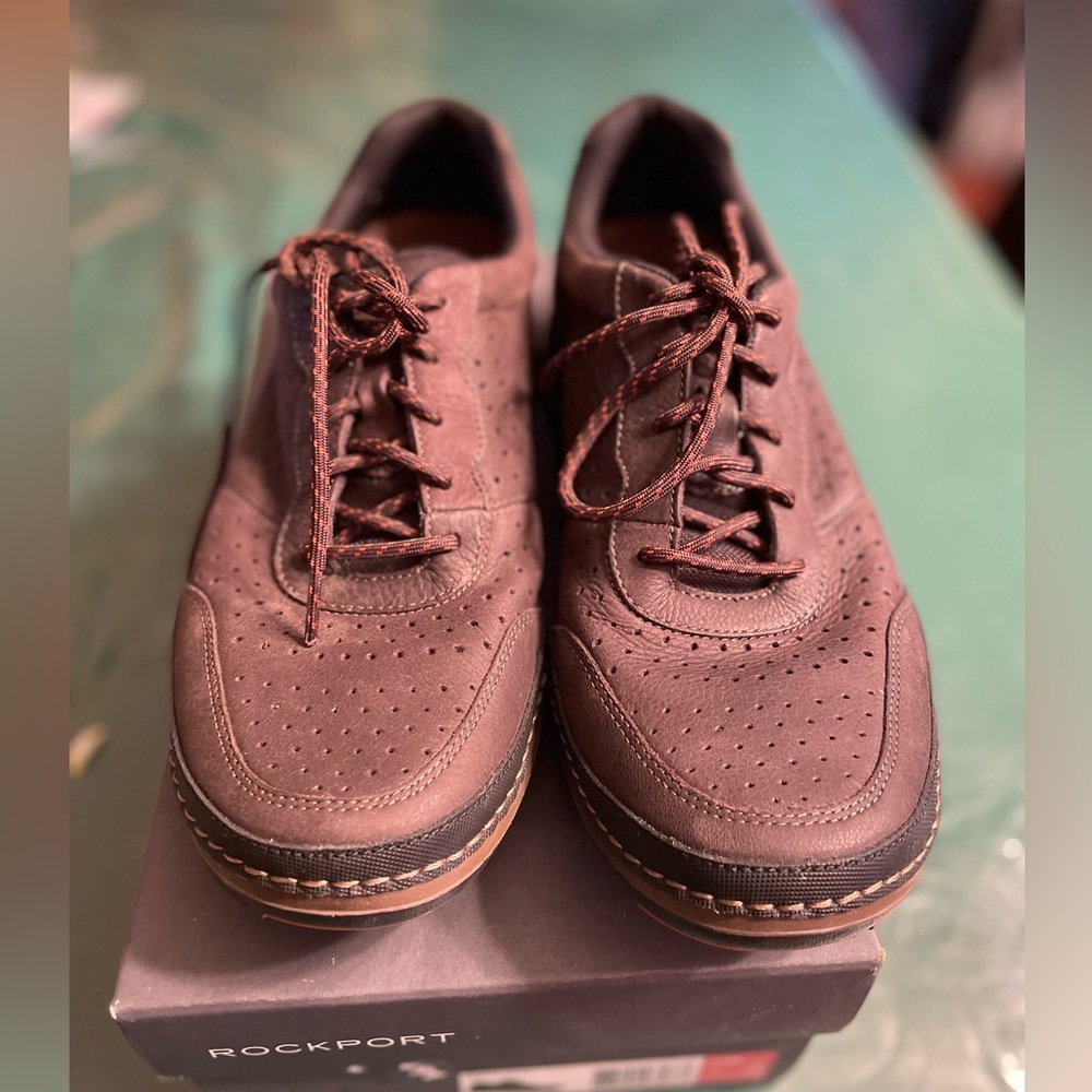 Rockport Men’s Snickers Leather Brown size 11. Adiprene by Adidas.